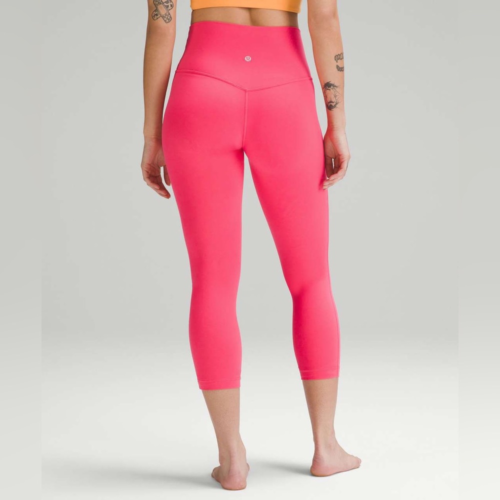 D - Lululemon Align High-Rise Crop 23"
Lip Gloss